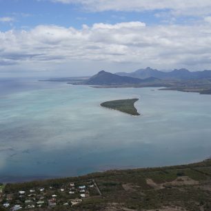 Z vrcholu Le Morne se vám naskytnou úžasné výhledy na korálový útes, Mauricius