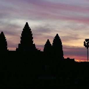 Angkor wat při západu slunce, Kambodža
