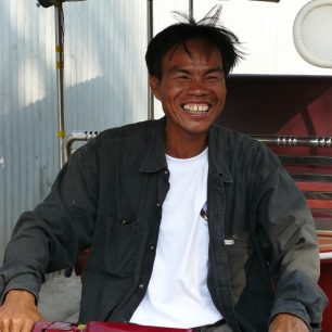 Místní jsou velmi usměvaví, Kambodža