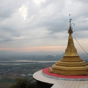 Klášter u Hpa-An, Myanmar
