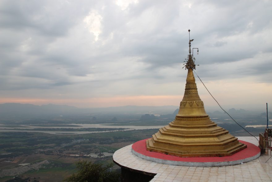 Klášter u Hpa-An, Myanmar