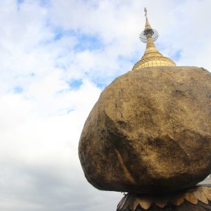 Balancující zlatá pagoda Kyaiktiyo