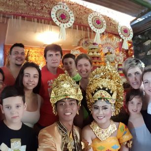 Ženichova selfie, Bali, Indonésie