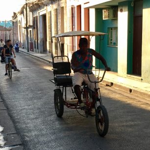 Čisté silnice v Camaguey, Kuba