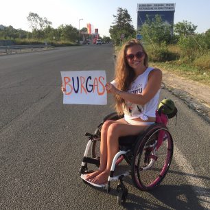 Kiku můžete znát třeba z posádky žlutých trabantů