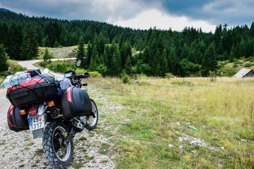 Na motorce chce Michal procestovat všechny světadíly kromě Antarktidy