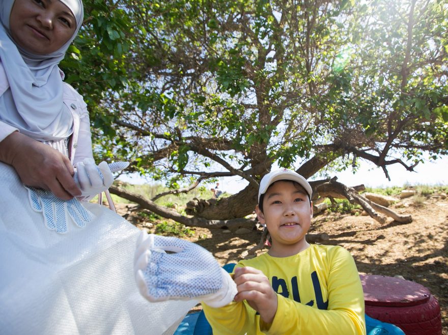 Dobrovolníci místní ekologické organizace pomáhají udržovat oázu Saura čistou a několikrát do roka pořádají brigády na úklid odpadků po výletnících