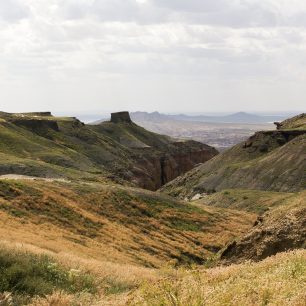 Krajina západního Kazachstánu je bez diskuzí úchvatná – oblast Kok Jesem na území přírodní rezervace Usťjurt.