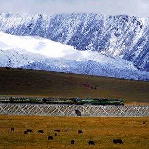 Do Lhasy vede nejvýše položená železnice na světě