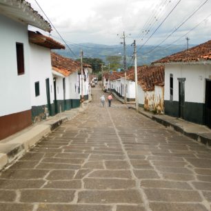 jedna z mnoha krásných kolumbijských vesniček, Kolumbie