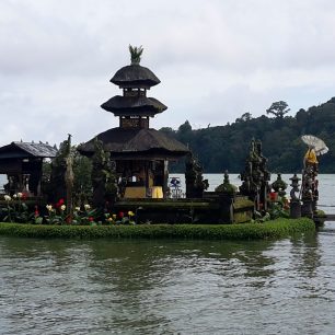 Chrámový komplex Ulun Danu Bratan, Bali, Indonésie