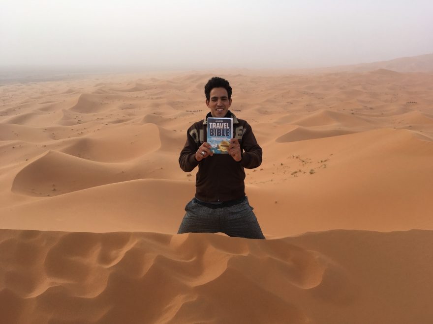 Náš hostitel z Merzougy s Travel Biblí, Maroko