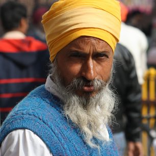 Sikhové nosí turbany, Indie