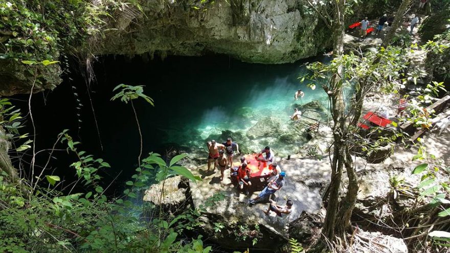 menší laguna u Dudu je přírodním bazénem ve skalách, Dominikánská republika
