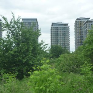 V 16. a 17. patře jednoho z výškových domů sídlí i správa parku, Bukurešť, Rumunsko