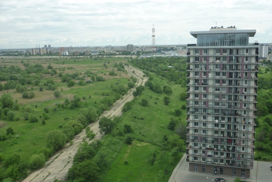 Výhled ze 17. patra na celý park, Bukurešť, Rumunsko