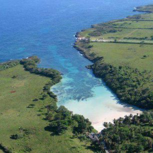 ukrytá překrásná zátoka Playa Diamante, Dominikánská republika
