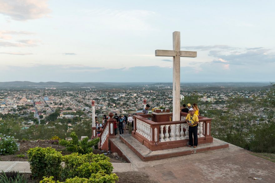 Kříž z caguairanského dřeva na hoře Loma de la Cruz v Holguínu, Kuba