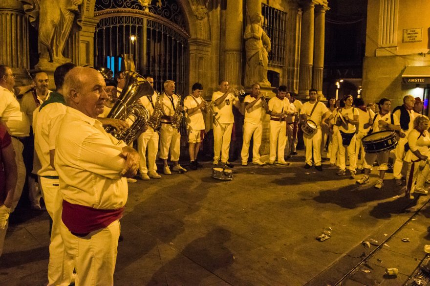 Fiesta v ulicích, Pamplona, Španělsko