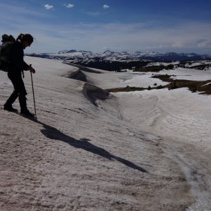 V Coloradu jsou hory v červnu ještě pod sněhem. Trek vede ve výškách přes 3000 m.
