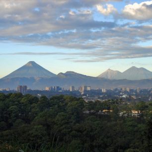 Vulkány nad Guatemala City