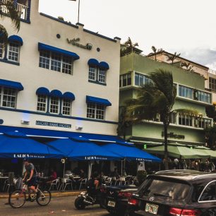 Určitě si půjčte auto. Ve městě je sice doprava hustá, na výpravě po Keys se bez něj ovšem neobejdete, Florida, USA