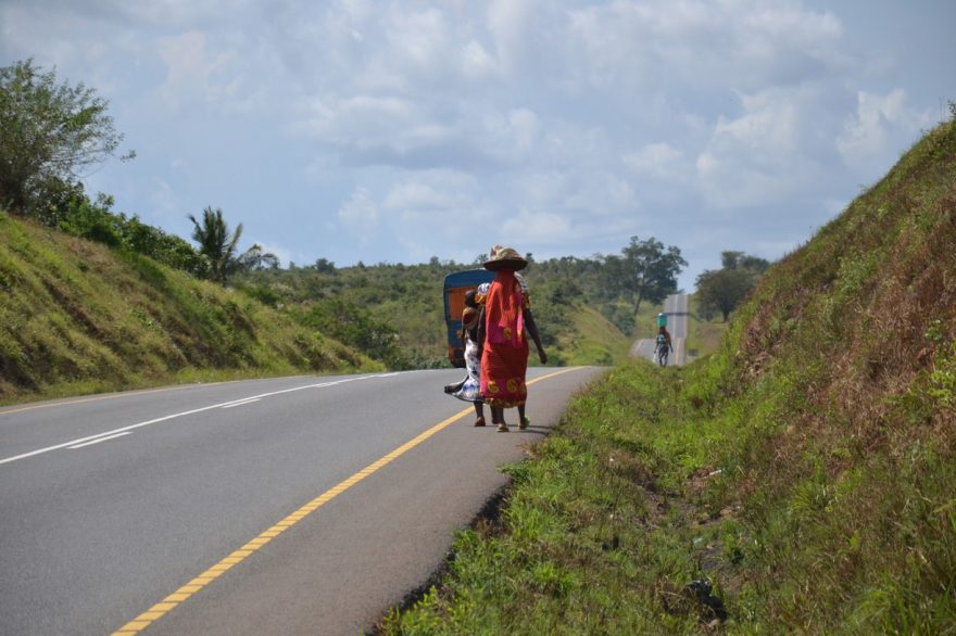 Kopcovitý profil ještě před Usambara Mountains, Tanzánie