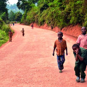 Dětí se v horách zbavíte těžko, Tanzánie