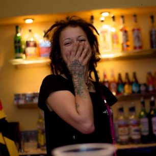 Krásná barmanka, Suclub, Bratislava