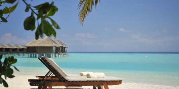 Backpackerka v hotelovém rezortu