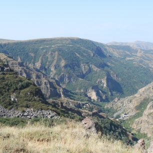 Soutěska nad klášterem Geghard, Arménie