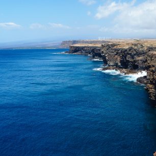 South Point - nejjižnější cíp Havajského souostroví a možnost skoku z 10-metrového útesu, Big Island, Hawaii