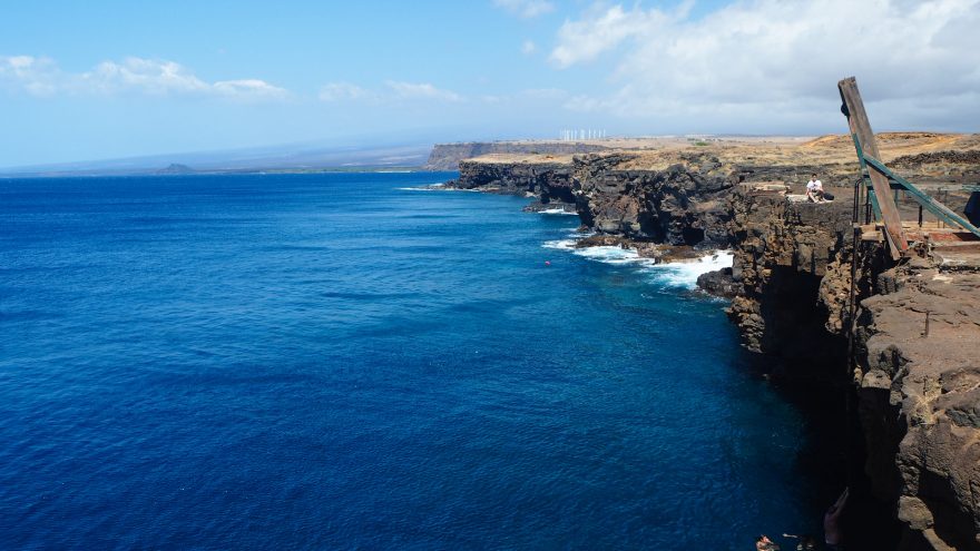 South Point - nejjižnější cíp Havajského souostroví a možnost skoku z 10-metrového útesu, Big Island, Hawaii