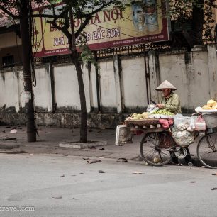 Vylidněnou ulici v Hanoji musíte dlouho hledat, Hanoj, Vietnam