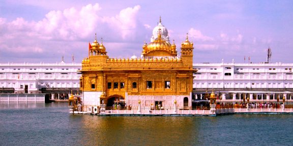 Zlatý chrám v Amritsaru &#8211; ráj poutníků