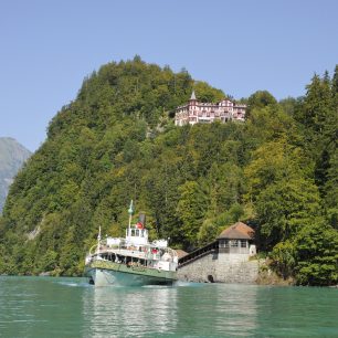 Giesbachh a loď na jezeře, Jungfrau, Švýcarsko, zdroj: swiss-image.ch