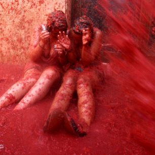 Všichni plavou v červené hmotě, Valencie, Španělsko