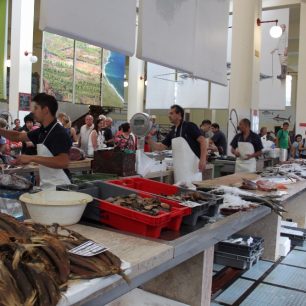 Ve víru nakupování, Funchal, Madeira