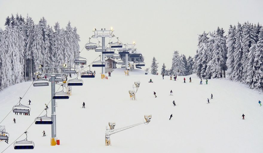 Slunečné italské Alpy především nabízí lyžování v příjemných podmínkách na mírnějších dlouhých a dobře udržovaných sjezdovkách. Itálie