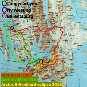 Mapa centrálního Svalbardu se zakreslením zimních cest v letech 2007, 2010 a 2015.