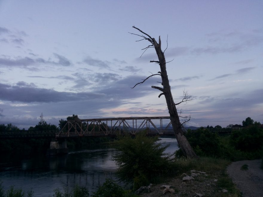 Po staré železniční trati si můžete udělat výlet na kole, Bosna a Hercegovina