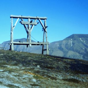 Pozůstatek lanovky na transport uhlí, Špicberky