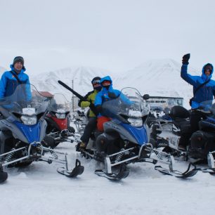 Skútr patří v zimě k nejpoužívanějším dopravním prostředkům, Špicberky