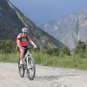 V údolí Čulyšmanu, Rusko, Altaj