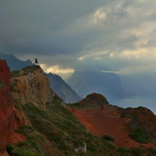 Madeira je díky stovkám kilometrů značených turistických tras rájem pro pěší turistiku, MAdeira