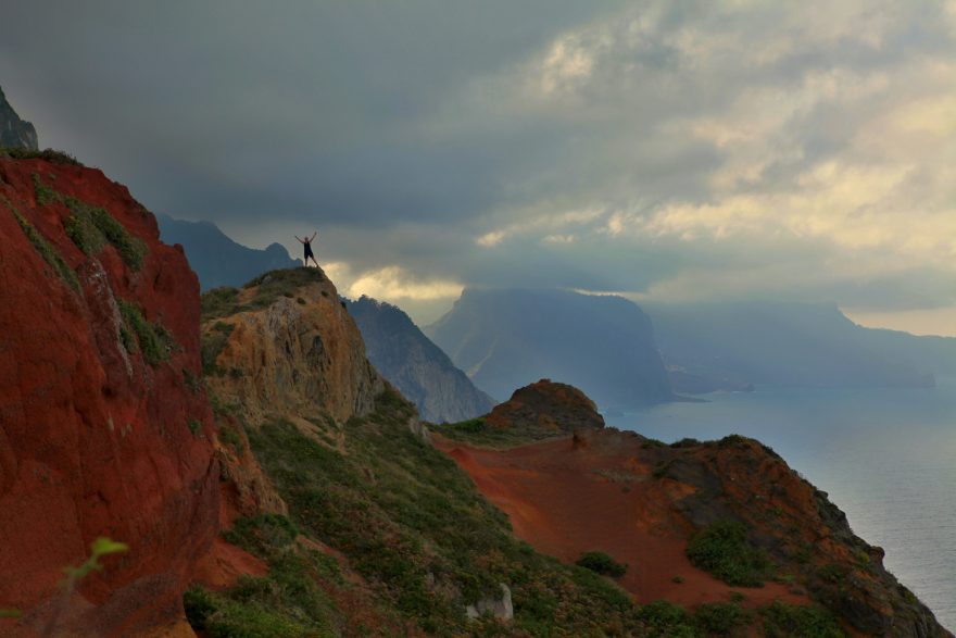 Madeira je díky stovkám kilometrů značených turistických tras rájem pro pěší turistiku, MAdeira