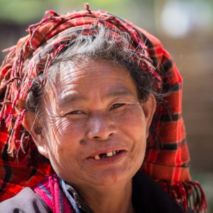 Barmská žena, zdroj: shutterstock.com