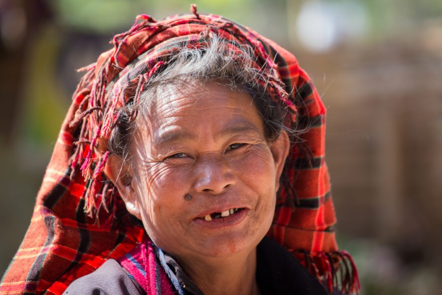 Barmská žena, zdroj: shutterstock.com