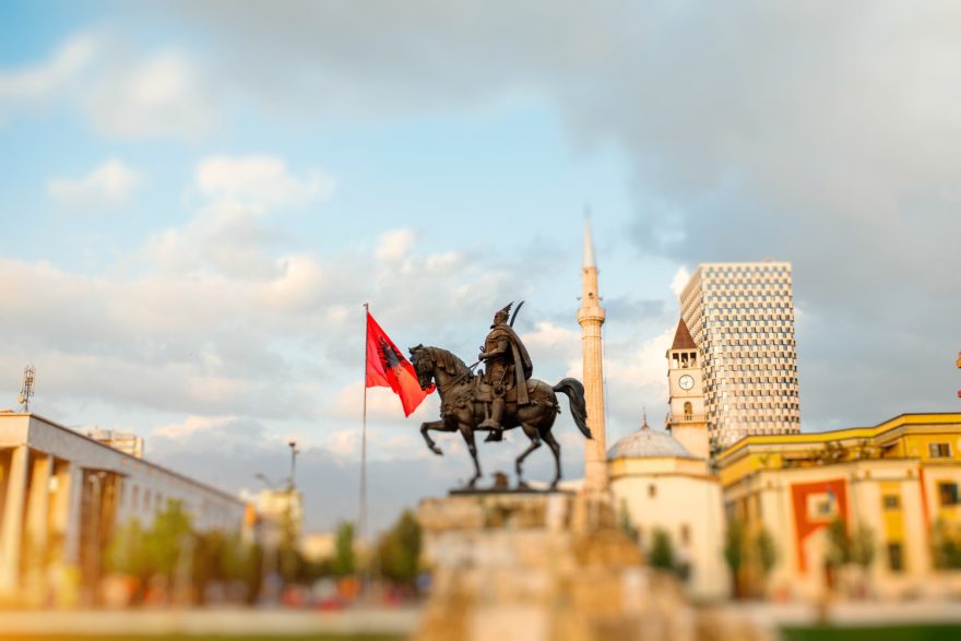 Albánská Tirana, zdroj: shutterstock.com