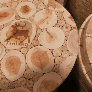 Dřevěné ozdobné tácky z Rovaniemi, Finsko